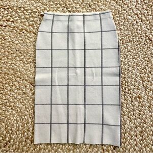 Tahari Knit Elegant Cream Checkered Windowpane Pencil Skirt
